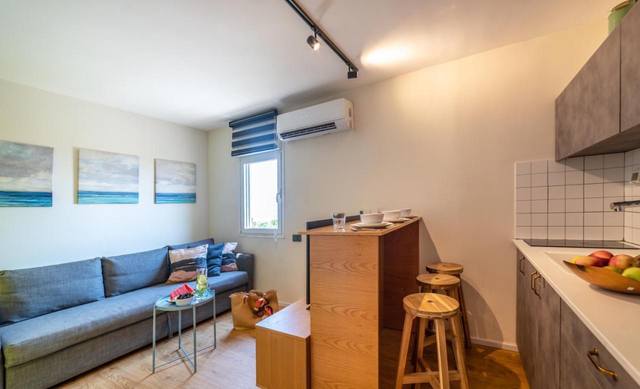 The Six Days Stylish One Bedroom Apartments Eilat Exterior photo